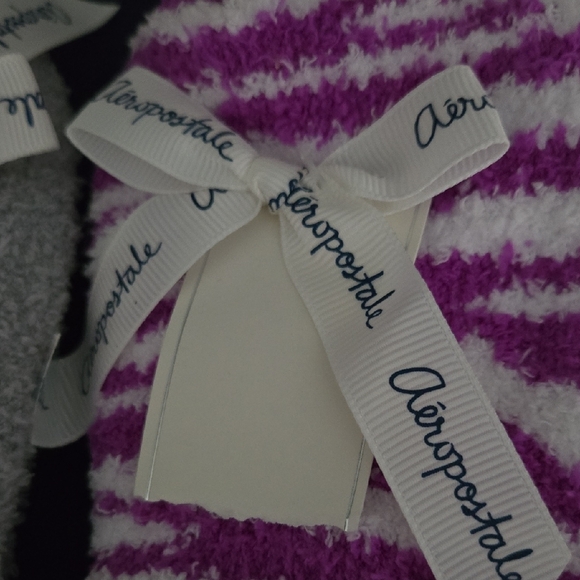 Aeropostale Fuzzy Socks Duo - Gray and Pink - Picture 4 of 7